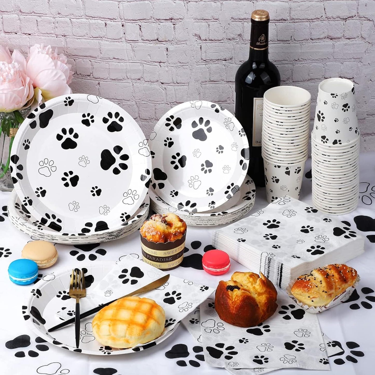 [Infashion]バースデー 食器 108 x 54インチのテーブルクロス9OZカッププレートと誕生日用ナプキン、ベビーシャワーのテーマパーティーデコレーションを含む159個の犬の足跡のパーティー用品セット